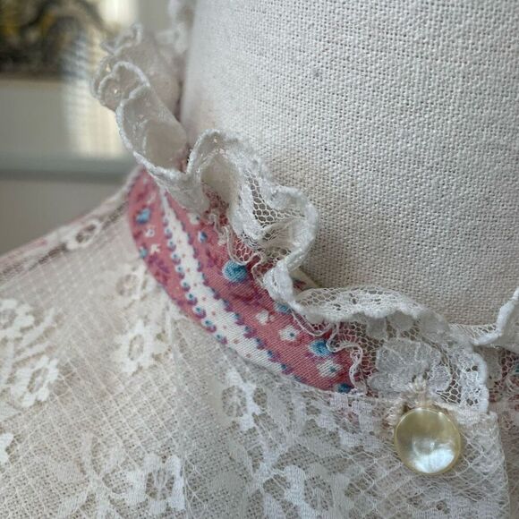 Vintage 70s Cottage Core Country Bicentennial Blouse Calico Lace S - Picture 3 of 9